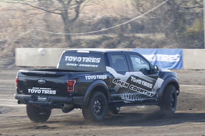 トーヨータイヤ オープンカントリー「M/T」を装着したフォード F-150