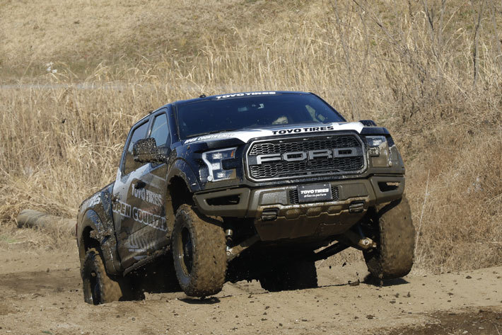 トーヨータイヤ オープンカントリー「M/T」を装着したフォード F-150