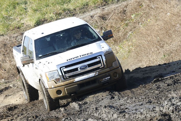 トーヨータイヤ オープンカントリー「R/T」を装着したフォード F-150