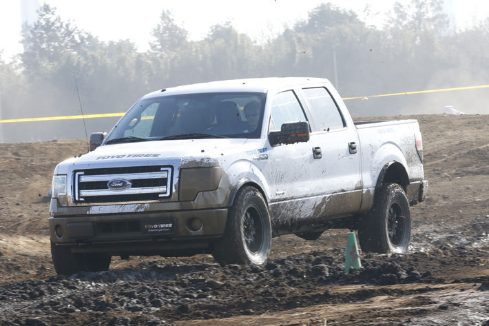 トーヨータイヤ オープンカントリー「R/T」を装着したフォード F-150