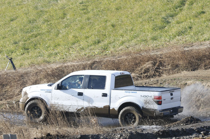 トーヨータイヤ オープンカントリー「R/T」を装着したフォード F-150