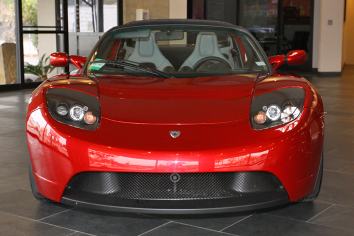 「テスラ ロードスター」(テスラ社初の市販EV・電気自動車)