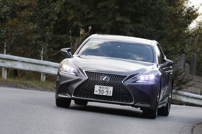 レクサス 新型LS500h ”EXECUTIVE”[FR・V6 3.5リッター マルチステージハイブリッドシステム]