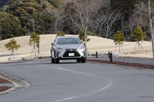 レクサス RX450hL(RXの3列シート版)：走行イメージ