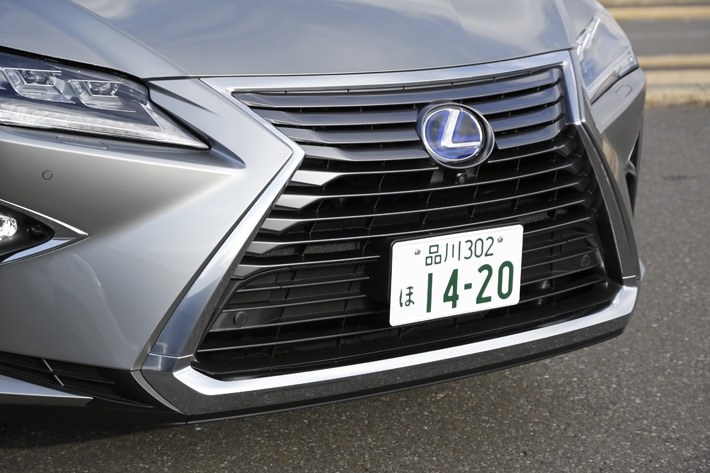 レクサスのスピンドルグリル