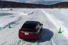 テスラ モデルX雪上試乗（ドローンでの空撮）