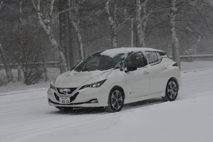 日産 雪上・氷上試乗レポート｜日産 リーフ