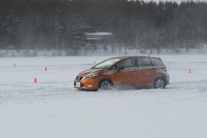 日産 雪上・氷上試乗レポート｜日産 ノートe-POWER