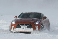 日産 雪上・氷上試乗レポート｜日産 GT-R