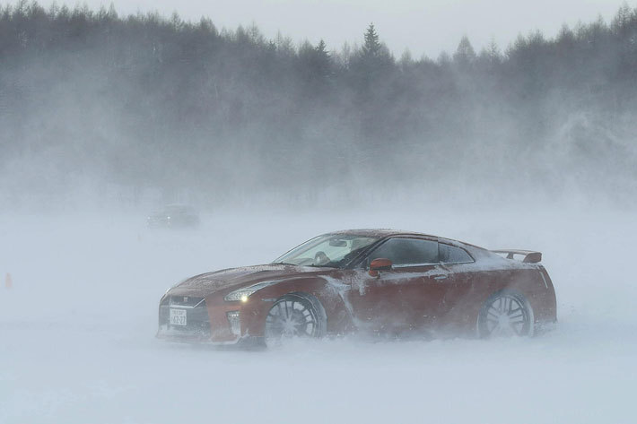 日産 雪上・氷上試乗レポート｜日産 GT-R