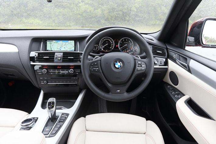 BMW X4（初代）の内装