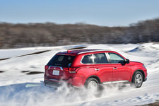 三菱 アウトランダー