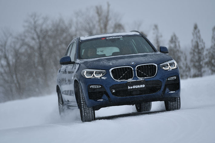 YOKOHAMA iceGUARD 6（アイスガード シックス）を装着したBMW X3