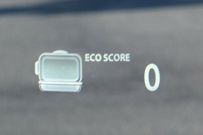 新型スペーシアのHUDに投影されるエコスコア