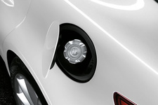 アルファロメオ ジュリアの限定車「クアドリフォリオ・カルボニオ」