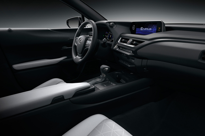 レクサス 新型UX200