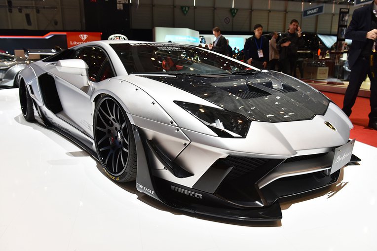 Look Smart アヴェンタドールＪ　2012年　ジュネーヴ　モーターショー ジュネーブモーターショー12】ランボルギーニ アヴェンタドール に究極