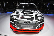 アウディ e-tron Prototype