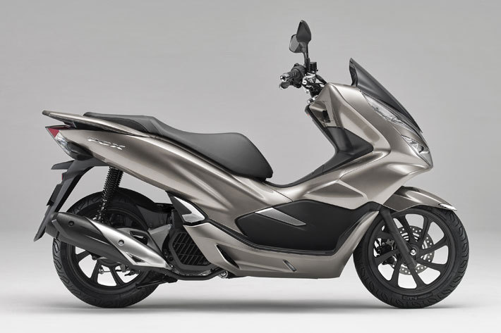 ホンダ Pcxとpcx150をフルモデルチェンジ 新型フレーム採用で外装を大幅刷新 画像ギャラリー No 5 業界先取り 業界ニュース 自動車ニュース国産車から輸入車まで Mota