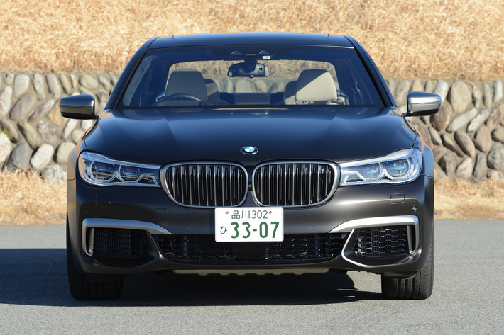 Bmw M760li Xdrive 試乗 00万円 オーバーのbmwの最上級セダン その実力やいかに 2 2 徹底検証 18年新型車種ー試乗レポート Mota