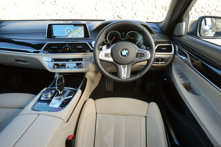 BMW M760i xDrive