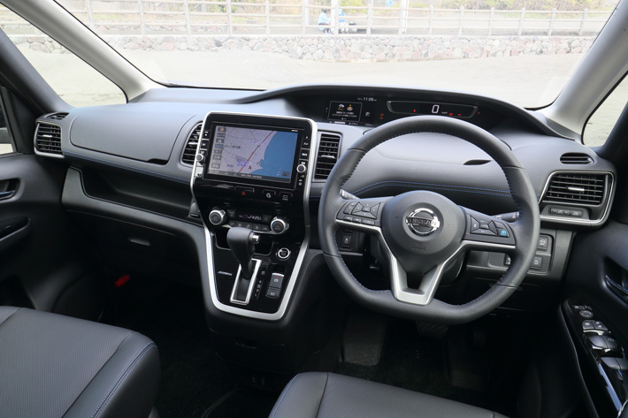 日産 セレナAUTECH SPORTS SPEC