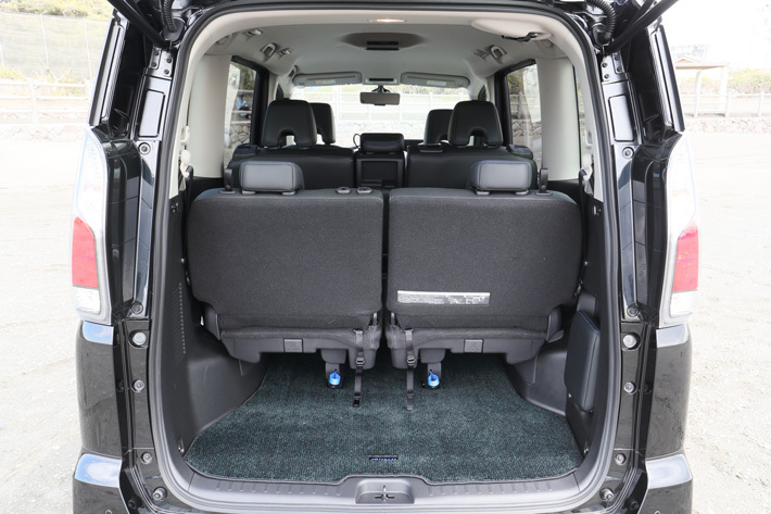 日産 セレナAUTECH SPORTS SPEC