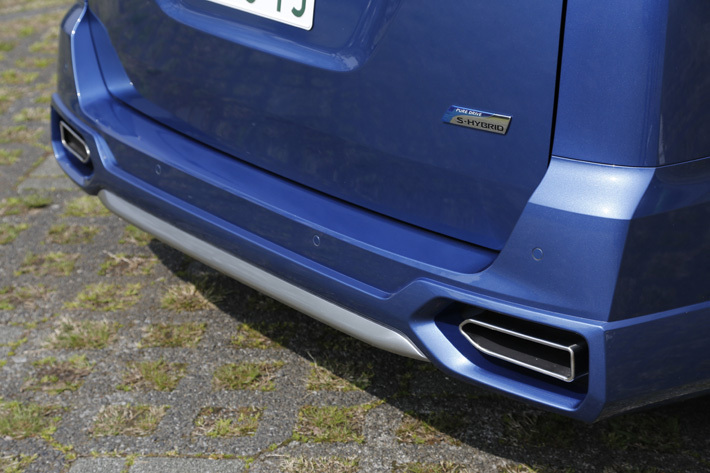 日産 セレナAUTECH SPORTS SPEC