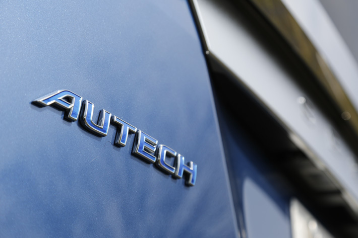 日産 セレナAUTECH SPORTS SPEC