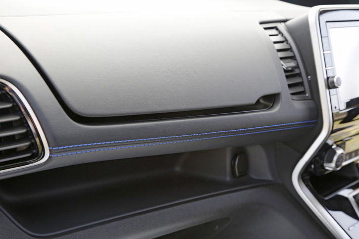 日産 セレナAUTECH SPORTS SPEC