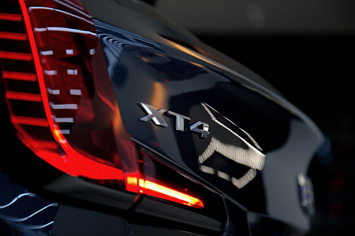 キャデラック 新型XT4