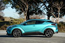 トヨタ C-HR(ハイブリッド)