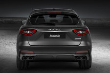 マセラティ 新型レヴァンテ トロフェオ