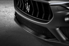 マセラティ 新型レヴァンテ トロフェオ