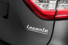 マセラティ 新型レヴァンテ トロフェオ