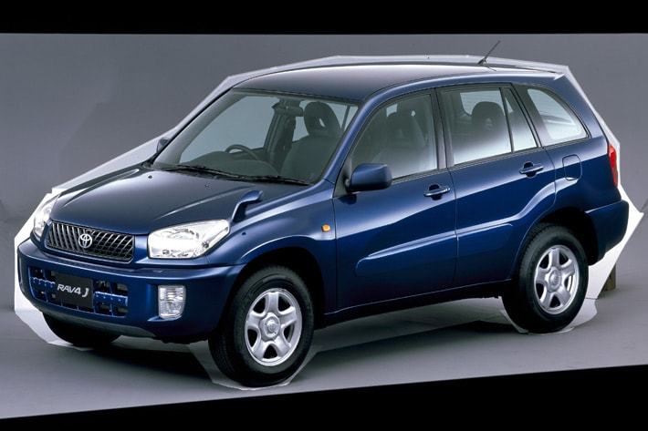 トヨタ RAV4 J（2代目代・2005年）／グレード：X　4WD　5ドア／ボディカラー：ブルーマイカ