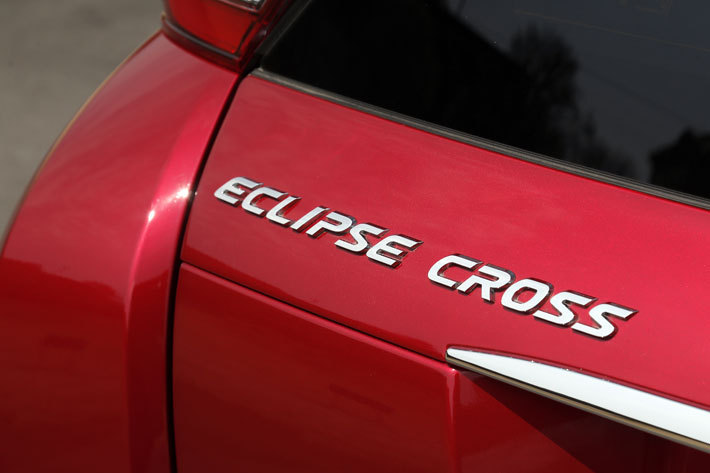 三菱 新型エクリプスクロス G Plus Package[4WD]　エンブレム