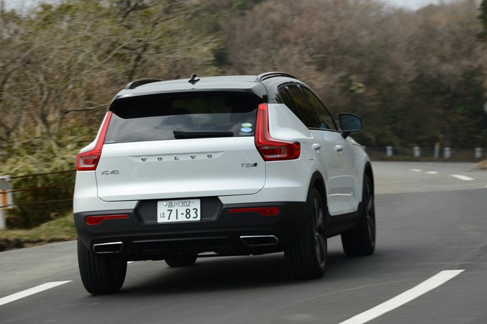 ボルボ XC40 T5 AWD R-DESIGN 1ST EDITION