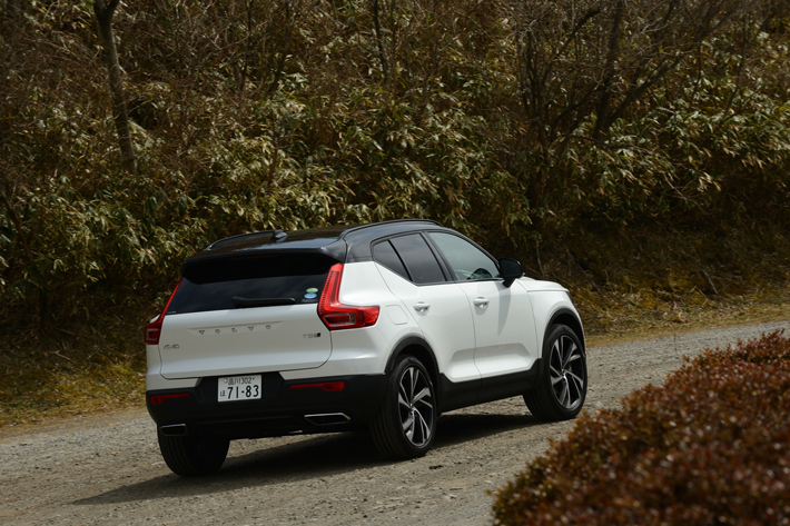 ボルボ XC40 T5 AWD R-DESIGN 1ST EDITION