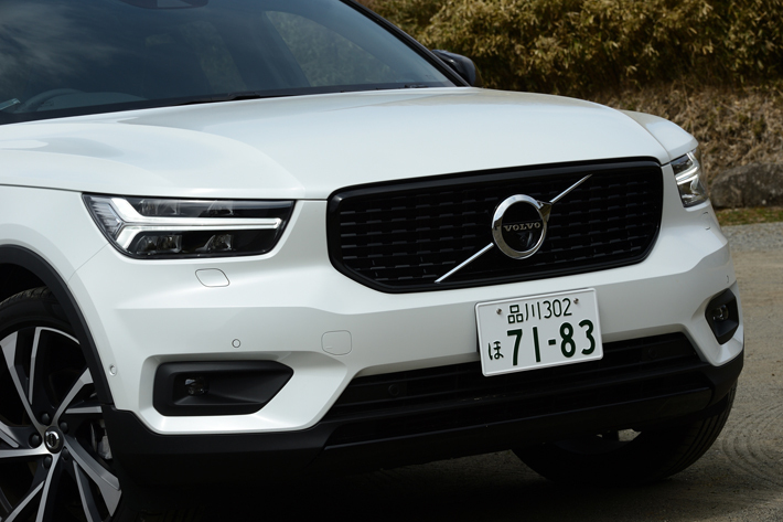 ボルボ XC40 T5 AWD R-DESIGN 1ST EDITION