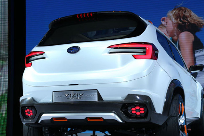 東京モーターショー2015で世界初公開したスバル ヴィジヴ フューチャー コンセプト