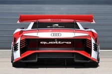 Audi e-tron Vision Gran Turismo（ビジョン グラン ツーリスモ）