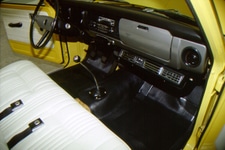 2代目ハイラックス／1972年5月8日発売開始