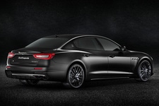 マセラティ クワトロポルテ ネリッシモパッケージ