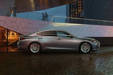 レクサス 新型ES300h