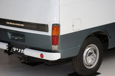 初代デリカ・バン