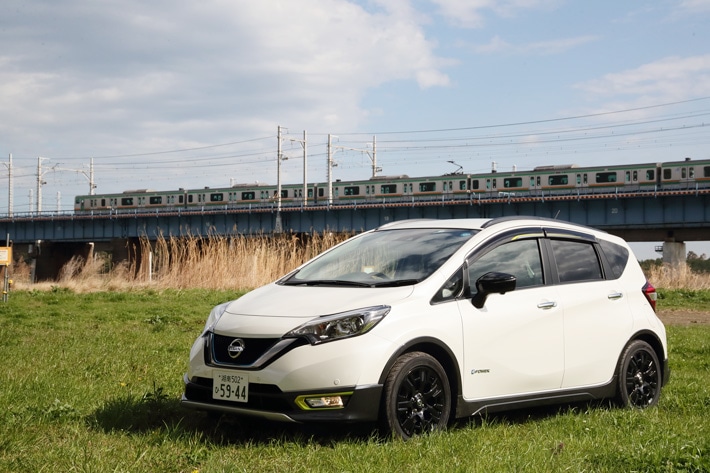日産ノート C Gear試乗 Suv風で都会にもアウトドアにも映えるアクティブコンパクトカー 徹底検証 18年新型車種ー試乗レポート Mota