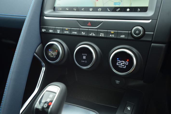 JAGUAR E-PACE（ジャガー Eペイス） R-DYNAMIC SE 2.0L P250