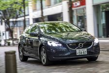 ボルボ V40 T3 Momentum