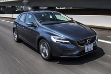 ボルボ V40 T3 Momentum